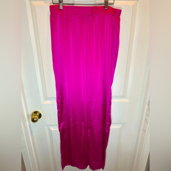 NWOT Vici Collection โSassy But Classyโ Wide Leg Satin Pants โ Fuchsia ๐โจ - Picture 3 of 9
